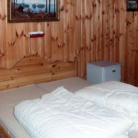 Three-bedroom Holiday In Lillesand