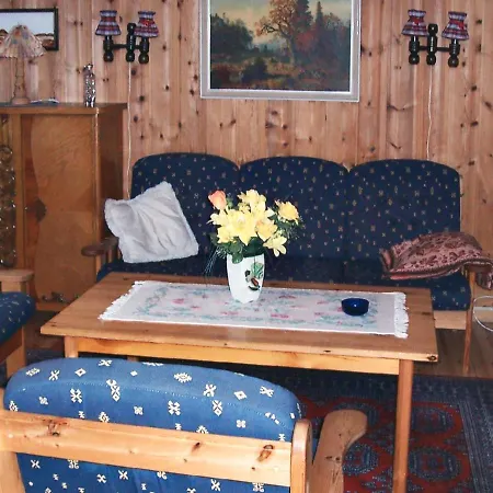 Three-bedroom Holiday In Lillesand Haugsjå